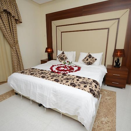Hotelier Suites Riyad Extérieur photo