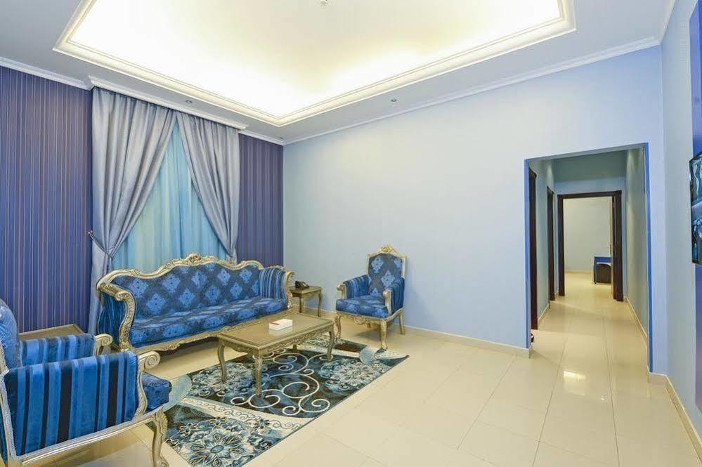 Hotelier Suites Riyad Extérieur photo