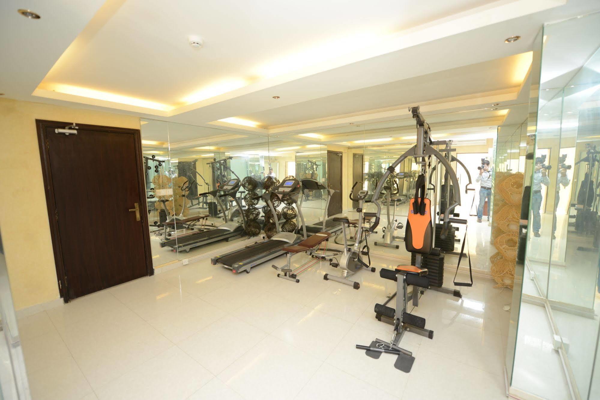 Hotelier Suites Riyad Extérieur photo